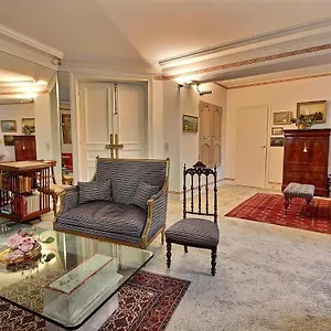 Apartment Parisian I 390 I 1 I Odeon, Paris